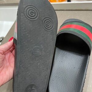 Gucci slide sandals almost new